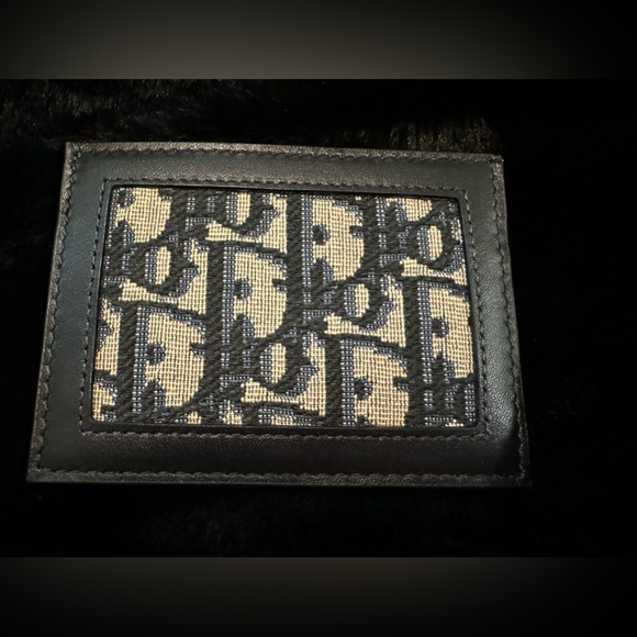 Authentic Dior Travel Kit - Picture 6 of 9